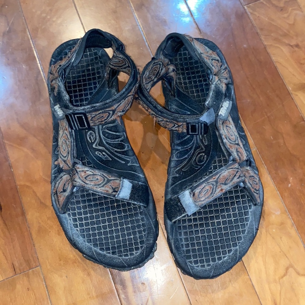 Vintage Teva men’s size 11 sandals